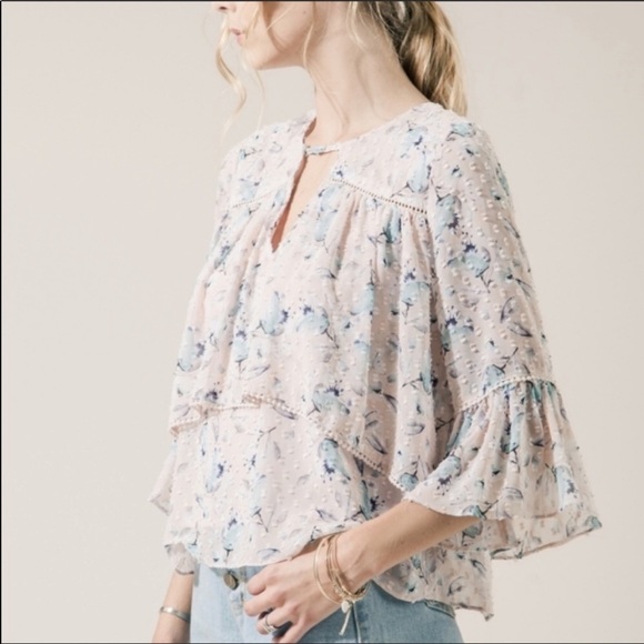 Moon river floral ruffle bell sleeve size s top - Picture 1 of 8